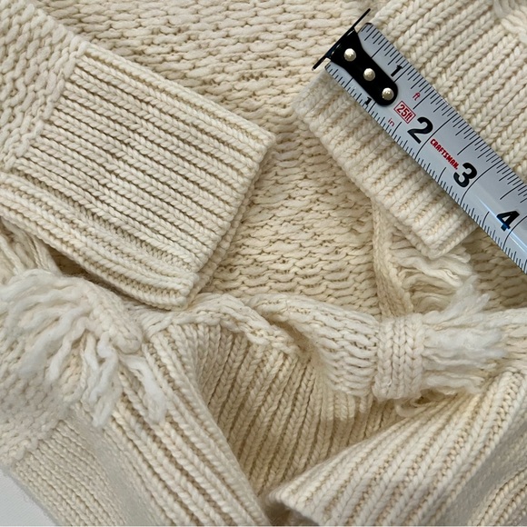 GAP Wool Blend Cable Knit Frilly Cream Fringe Extra Small Sweater - Picture 11 of 13